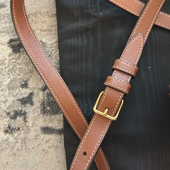 **AUTHENTIC** Celine Folco Cuir Triomphe in Smooth Calfskin - Picture 3 of 11